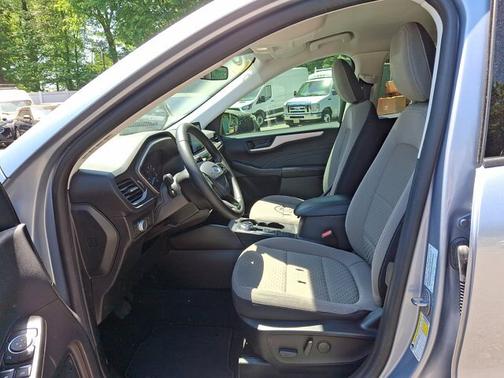 ICED BLUE SILVER METALLIC 2022 Ford Escape SE