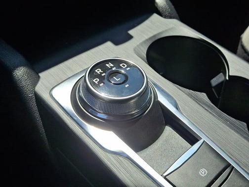 ICED BLUE SILVER METALLIC 2022 Ford Escape SE
