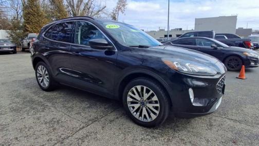 2022 Ford Escape TITANIUM