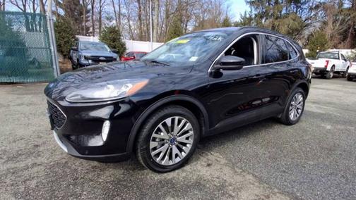 2022 Ford Escape TITANIUM