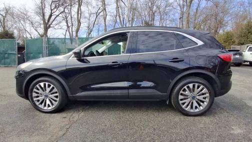 2022 Ford Escape TITANIUM