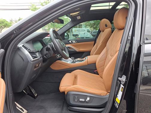 Black Sapphire Metallic 2023 BMW X6 XDRIVE40I