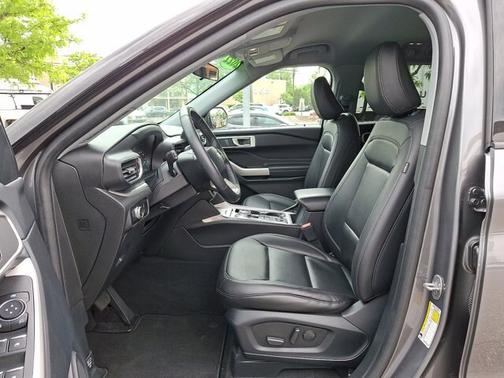 CARBONIZED GRAY METALLIC 2022 Ford Explorer XLT