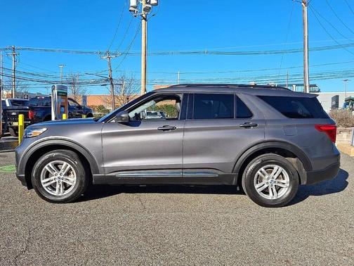 CARBONIZED GRAY METALLIC 2022 Ford Explorer XLT