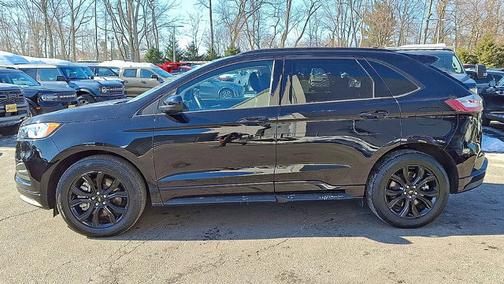 2022 Ford Edge SE