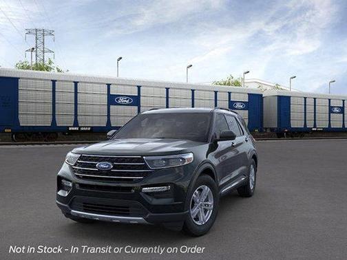 FORGED GREEN METALLIC 2022 Ford Explorer XLT