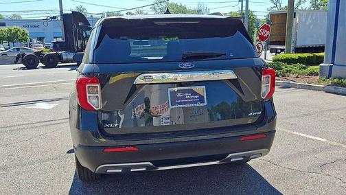 FORGED GREEN METALLIC 2022 Ford Explorer XLT