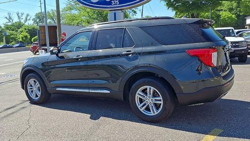 FORGED GREEN METALLIC 2022 Ford Explorer XLT