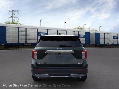 FORGED GREEN METALLIC 2022 Ford Explorer XLT