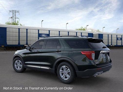 FORGED GREEN METALLIC 2022 Ford Explorer XLT