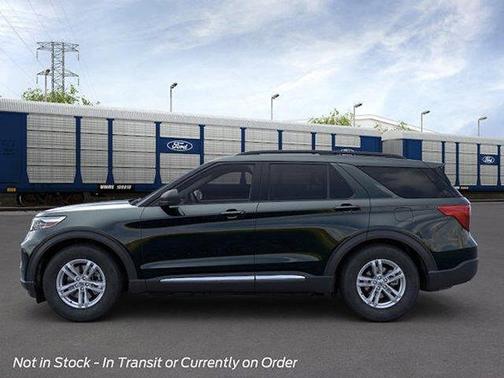 FORGED GREEN METALLIC 2022 Ford Explorer XLT