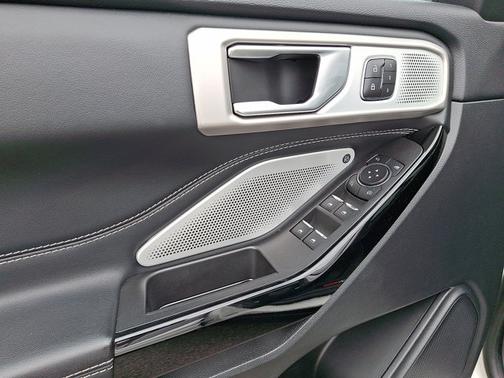 STAR WHITE MET TRI-COAT 2023 Ford Explorer ST