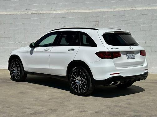 2021 Mercedes-Benz GLC 300 BASE