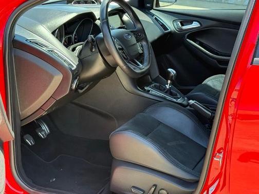 RACE RED 2018 Ford Focus RS BASE