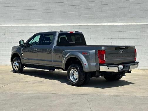 2022 Ford F-350 LARIAT SUPER DUTY