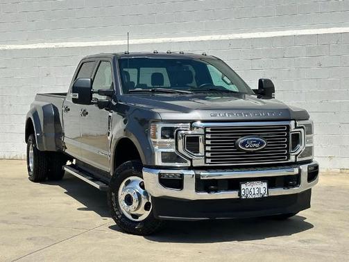 2022 Ford F-350 LARIAT SUPER DUTY