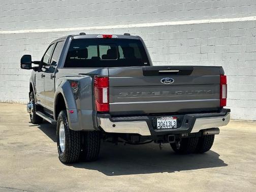 2022 Ford F-350 LARIAT SUPER DUTY
