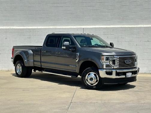 2022 Ford F-350 LARIAT SUPER DUTY
