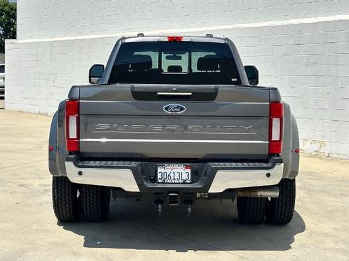 2022 Ford F-350 LARIAT SUPER DUTY