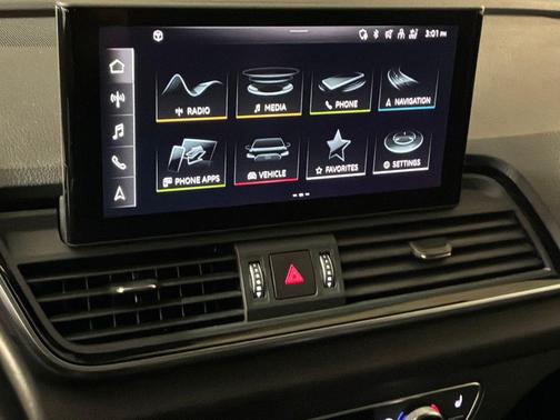 Manhattan Gray Metallic 2021 Audi Q5 45 Premium