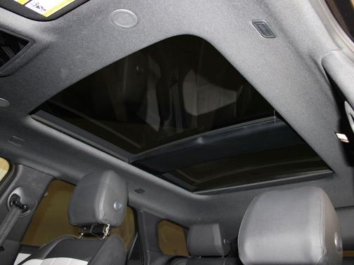 2023 Land Rover Range Rover Evoque R-Dynamic S