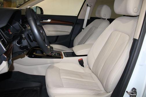 2022 Audi Q5 40 Premium