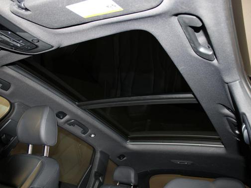 2023 Audi Q7 45 Premium