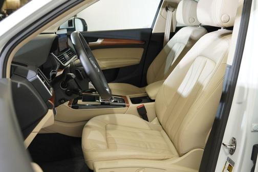 2023 Audi Q5 45 S line Premium Plus