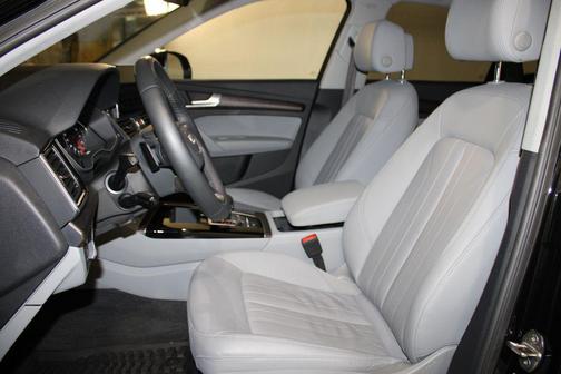2022 Audi Q5 45 S line Premium