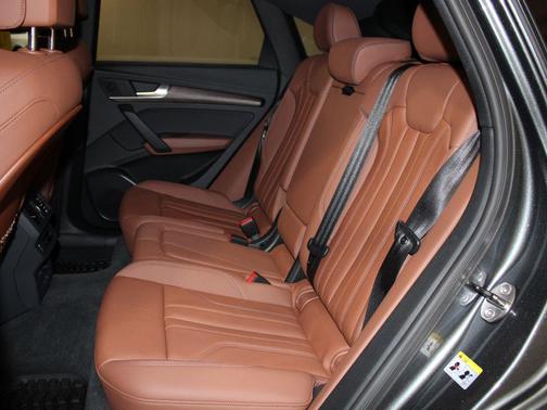 2025 Audi Q5 45 S line Premium