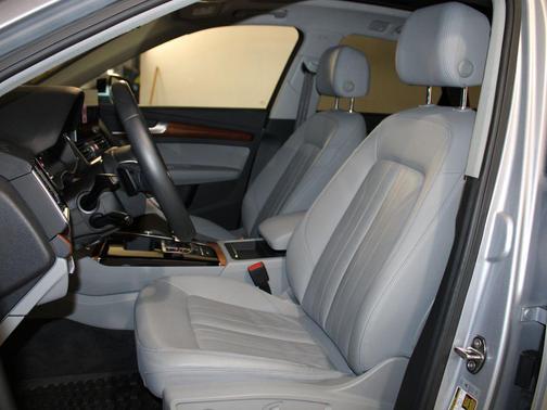 2022 Audi Q5 45 S line Premium