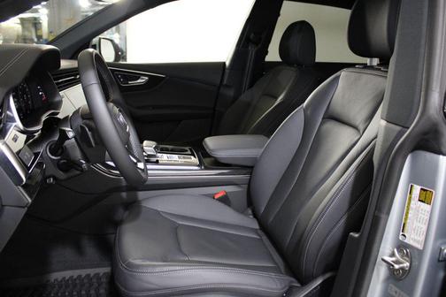 2024 Audi Q8 55 Premium