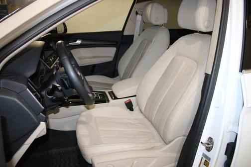 2022 Audi Q5 40 Premium Plus