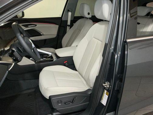 2025 Audi Q5 Premium TFSI quattro S tronic