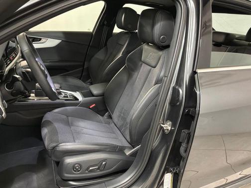 2023 Audi A4 45 S line Premium Plus