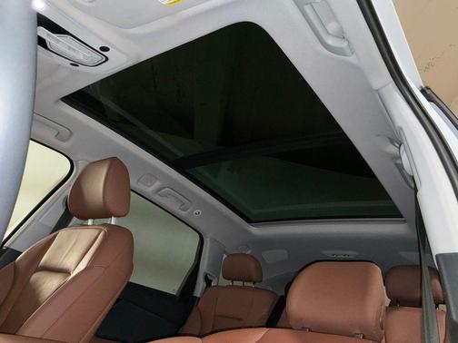 2023 Audi Q7 45 Premium Plus