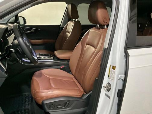 2023 Audi Q7 45 Premium Plus