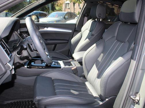 2024 Audi Q5 45 S line Prestige