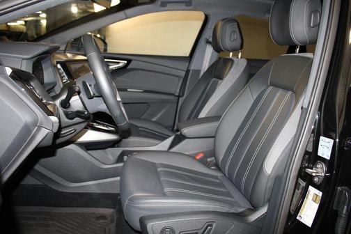 2024 Audi Q4 e-tron Premium Plus 55 quattro