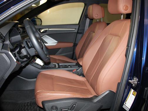 2022 Audi Q3 45 S line Premium