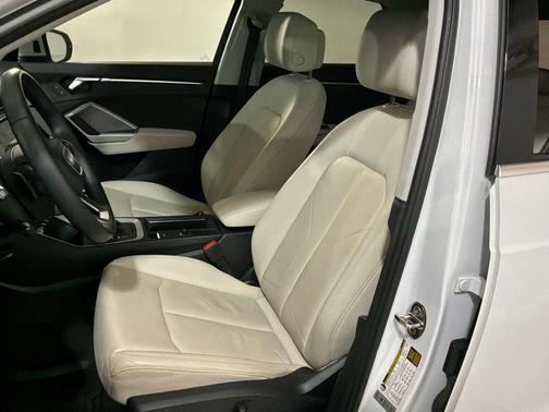 2023 Audi Q3 Premium 45 TFSI S line quattro Tiptronic