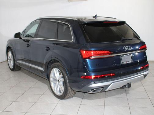 2025 Audi Q7 55 Premium Plus
