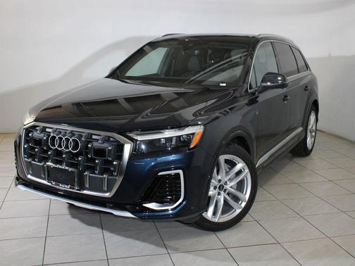 2025 Audi Q7 55 Premium Plus