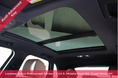 2022 Audi Q3 45 S line Premium