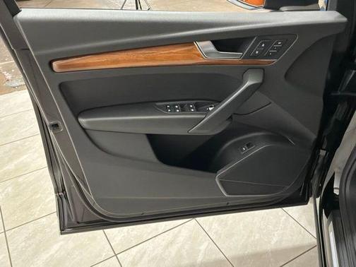 2022 Audi Q5 45 S line Premium