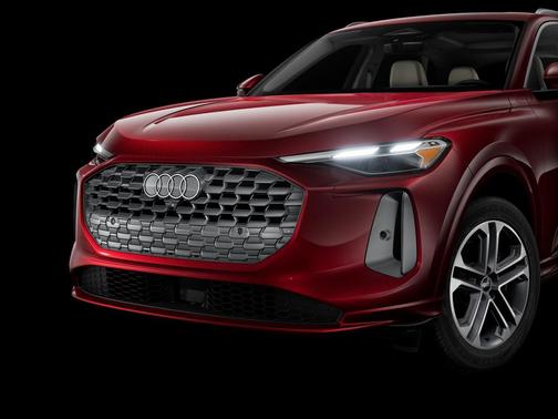 2025 Audi Q5 Premium TFSI quattro S tronic