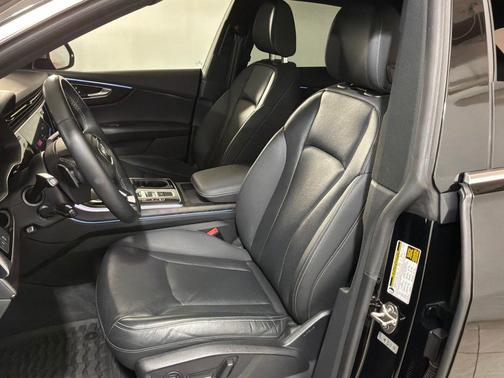 2021 Audi Q8 55 Premium Plus