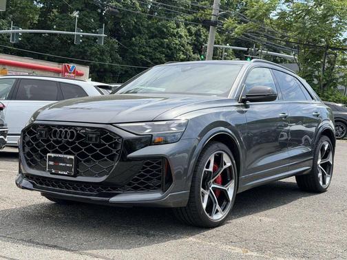 Daytona Gray Pearl Effect 2026 Audi RS Q8 4.0T