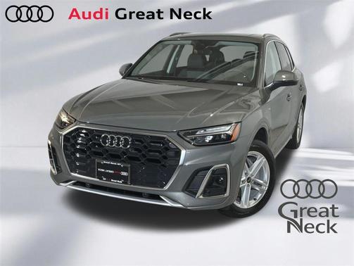 Chronos Gray Metallic 2024 Audi Q5 e 55 S line Premium Plus