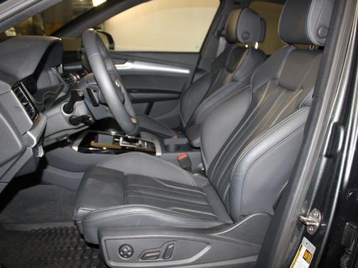 2025 Audi Q5 45 S line Premium